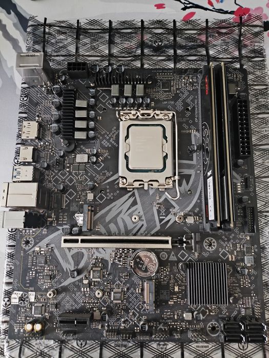 Продаю комплектующие: материнская плата, оперативная память, процессор