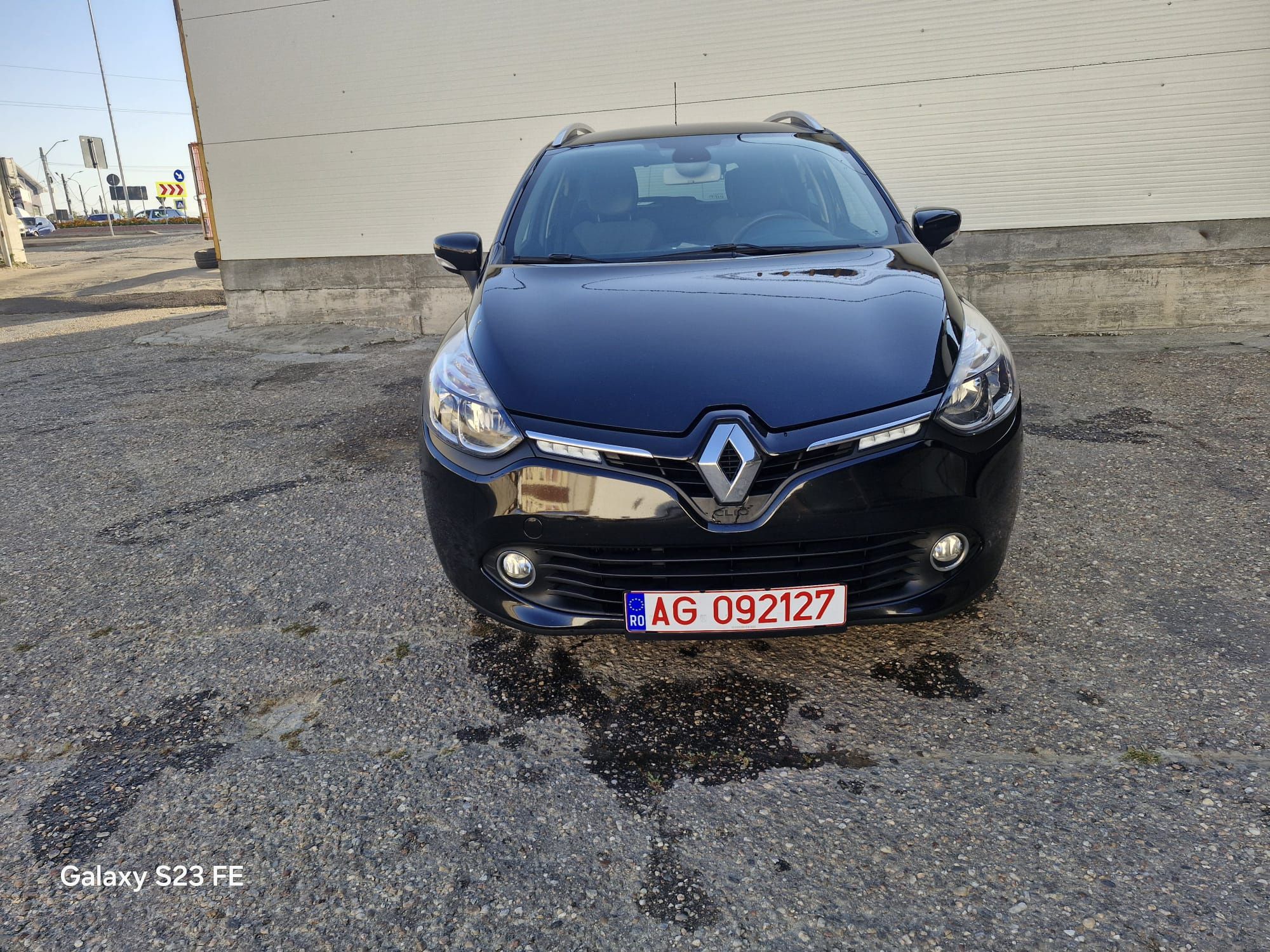 Vând Renault Clio