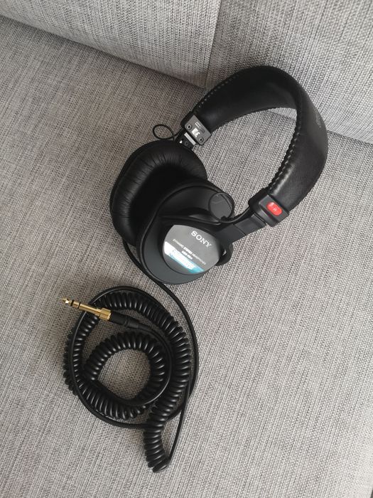 Професионални стерео слушалки Sony MDR-7506