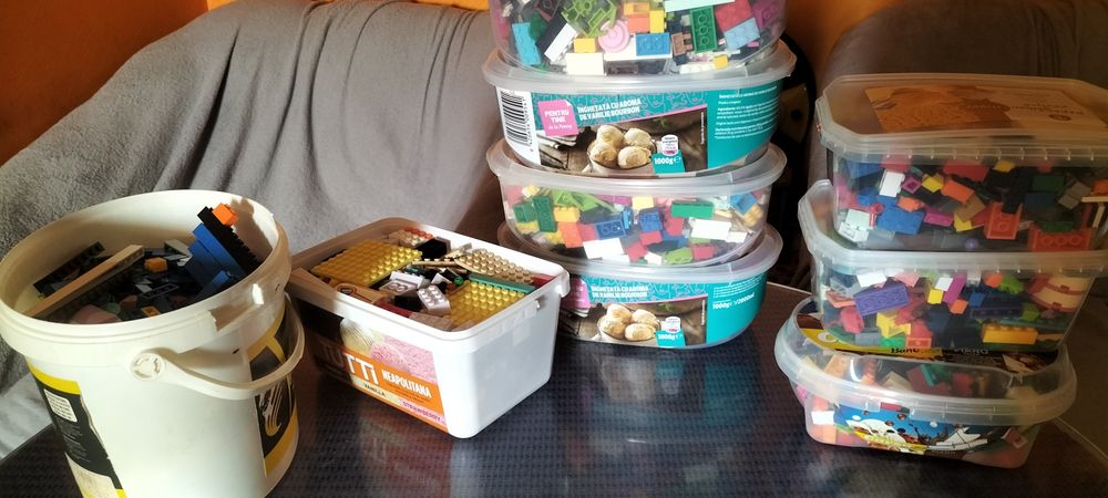 De vînzare piese LEGO