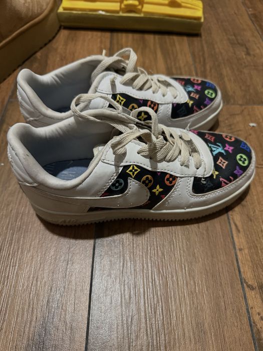 Nike & louis vuttion