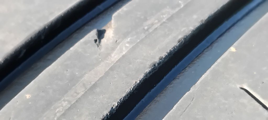 Гуми 215 50 17 Фалкен Falken 2 броя. Нов внос. Не са нови!
