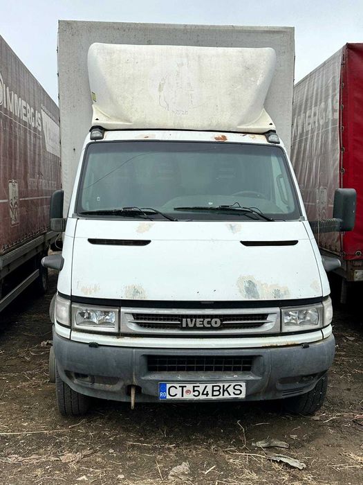 Vand  8 Autoutilitare 6.5T  Iveco Defecte
