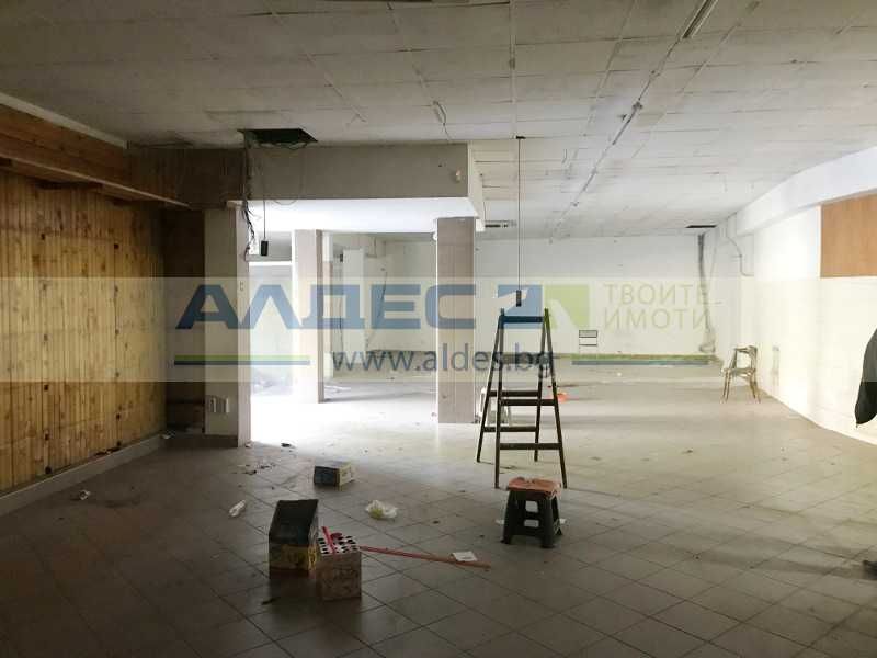 Продава се голям магазин на бул. Ал. Стамболийски!