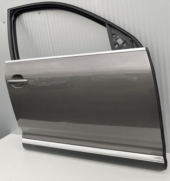 USA Dr fata vw Touareg 7L Facelift / cod de culoare LR7P