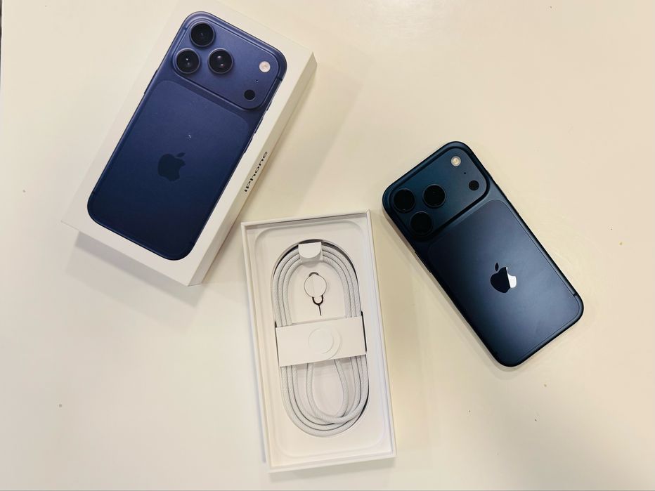 Iphone 17 Pro 256GB син