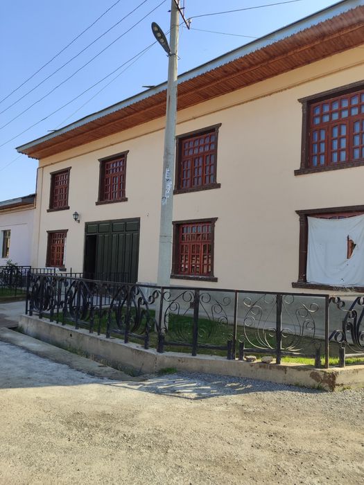 zangiota tumani 12 sotix hovli  10 xona