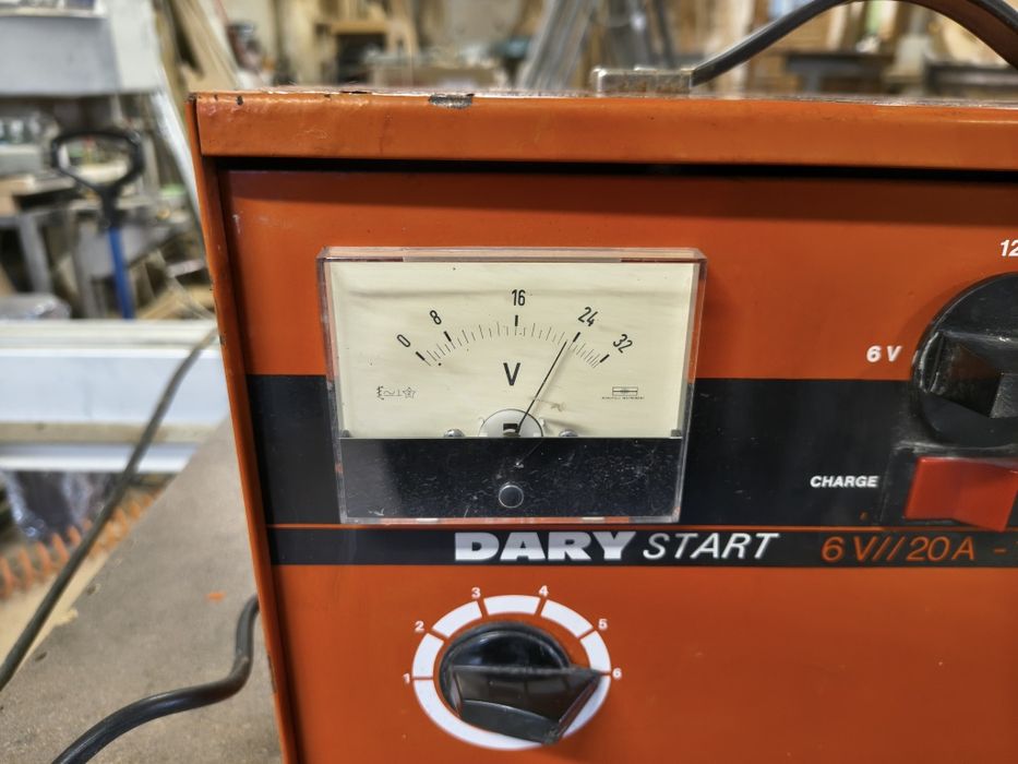 Стартово с зарядно Dary Start