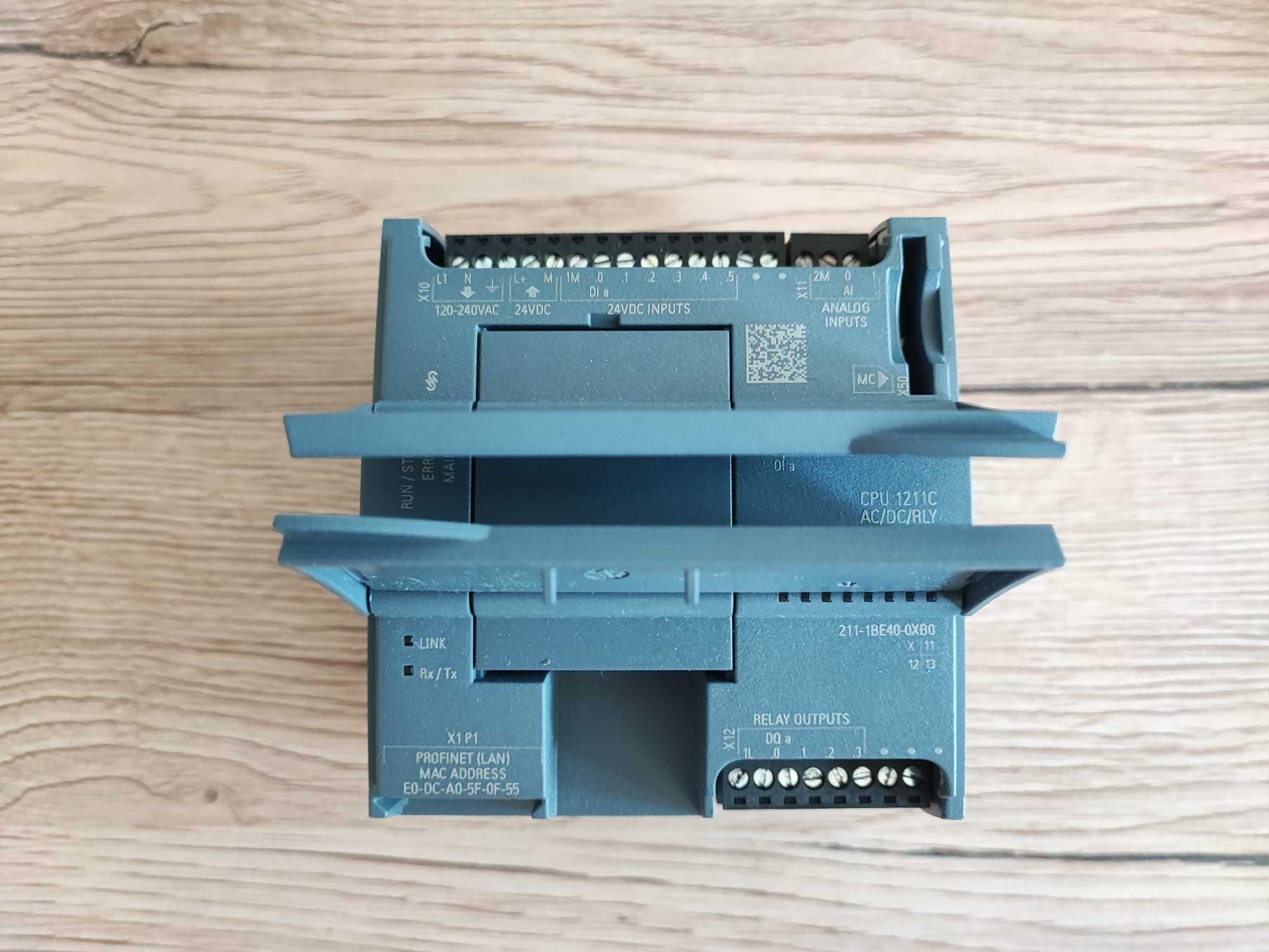 SIemens SIMATIC S7-1200 CPU 1211C AC/DC/RLY