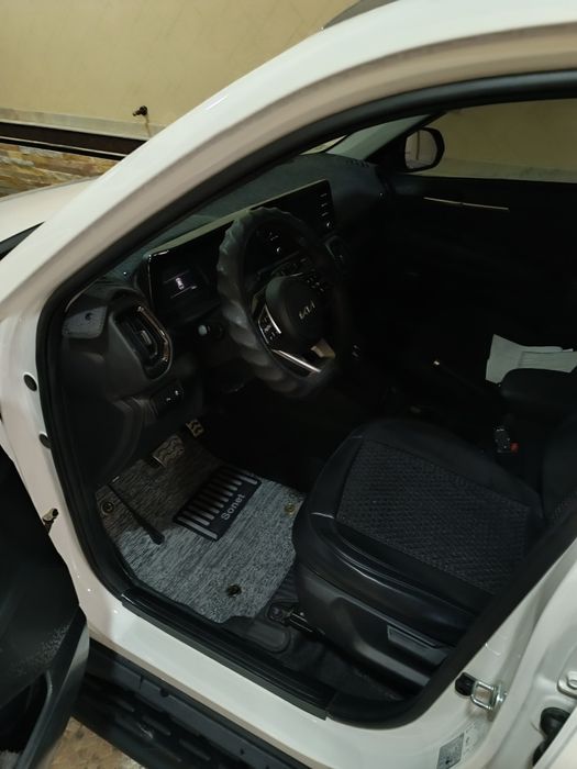 KIA Сонет сотилади