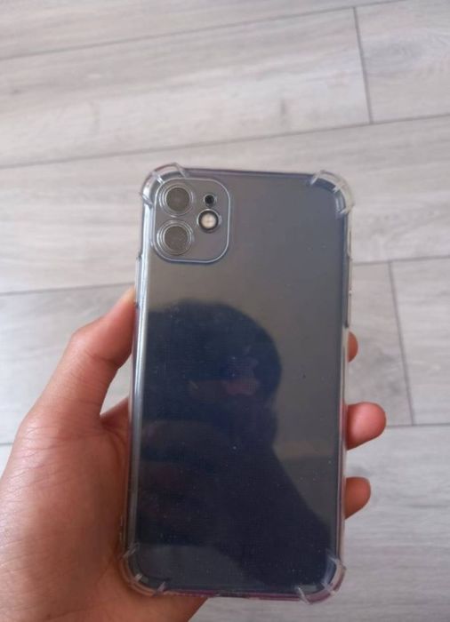 Продам айфон 11 на 64 гб