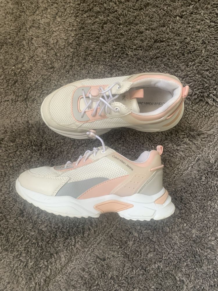 Детски  сникърси и маратонки на Calvin Klein, Nike, scechars, primi