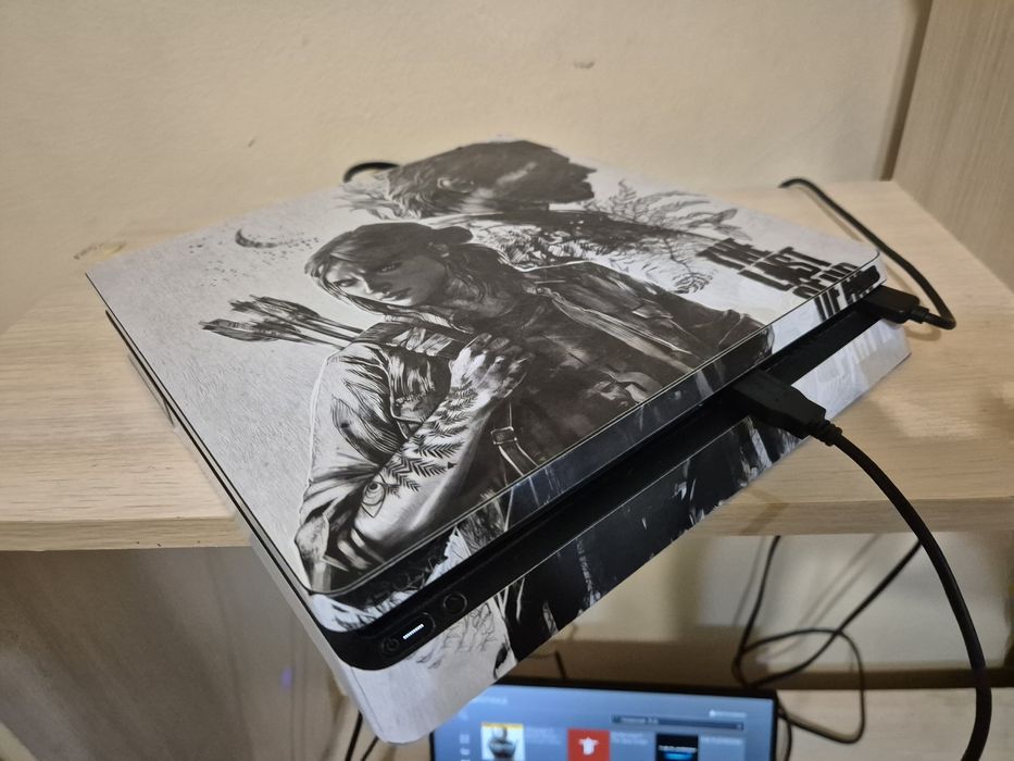 Ps4+ монитор портатив и диски.
