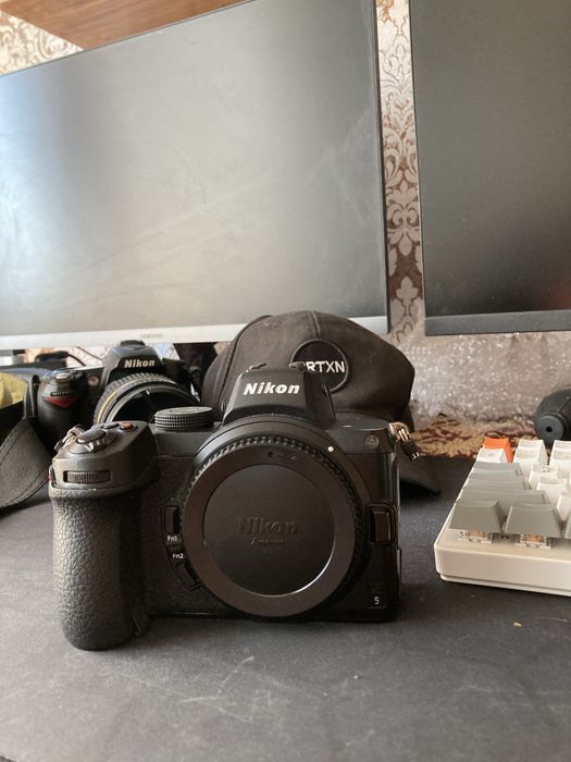Продам Nikon Z5