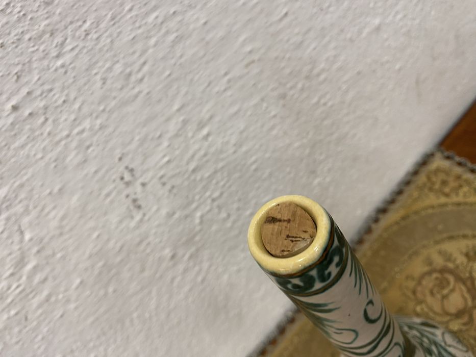 Португалска порцеланова бутилка