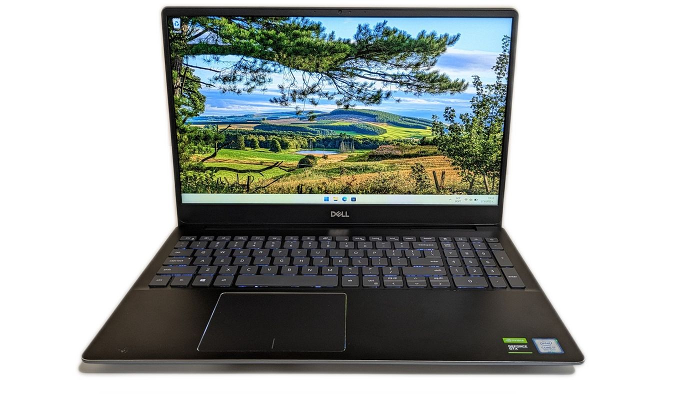 Dell Vostro 7590 15.6'' FHD i7-9750H 16GB RAM 512GB SSD GTX 1650 4GB