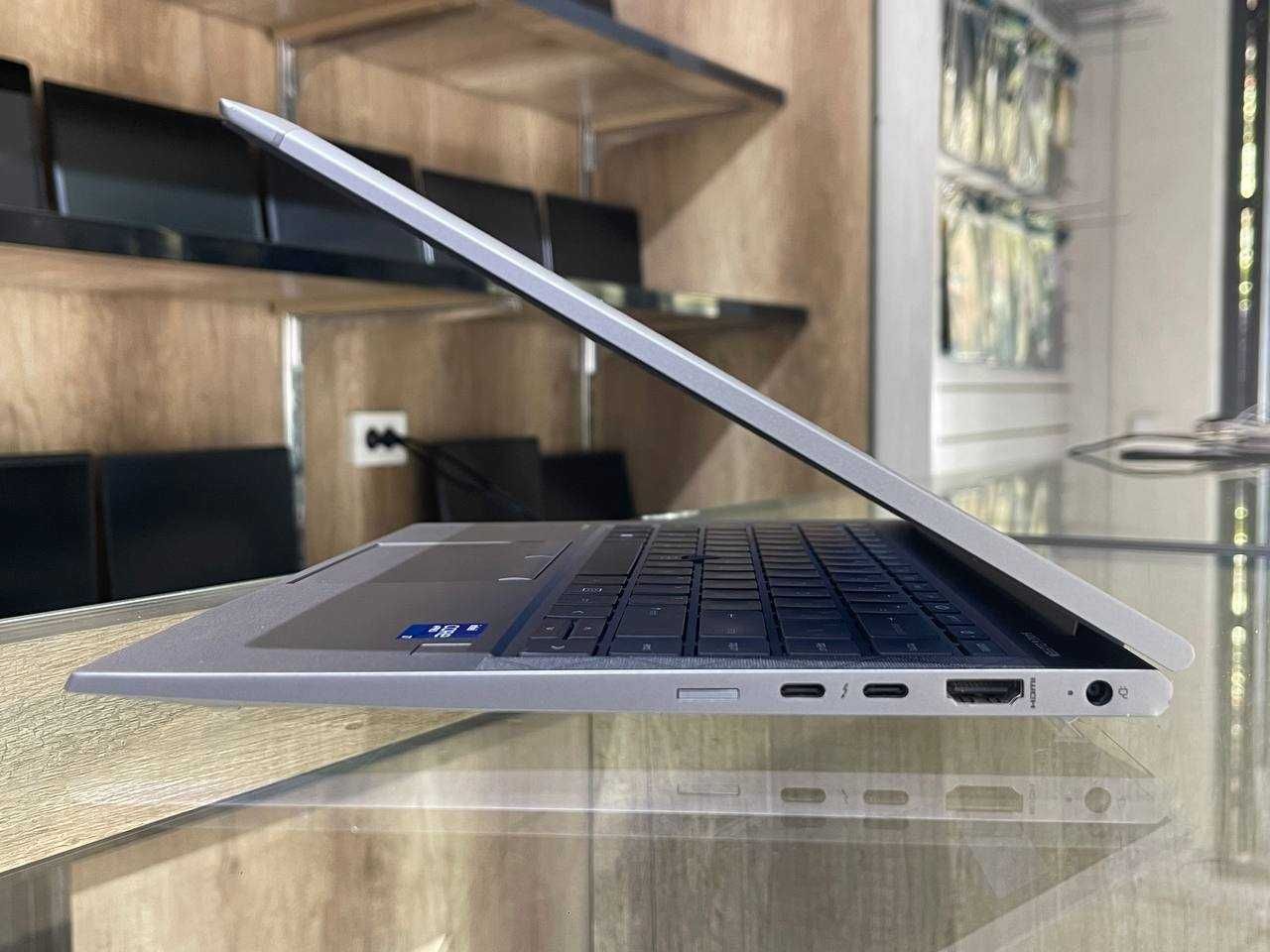 HP ZBook Firefly 14 G8 Core i7-1185G7 ram 16 ssd 256