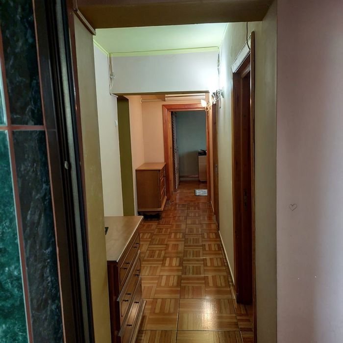 Vand apartament 4 camere, 2 bai, decomandat