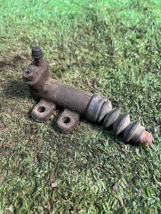 Рабочий цилиндр сцепления Мазда 6 Mazda GG