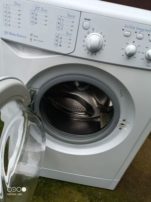 Mașină de spălat rufe Indesit