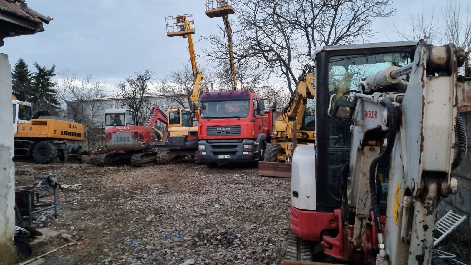 Execut săpături, închiriez nacele, demolari
