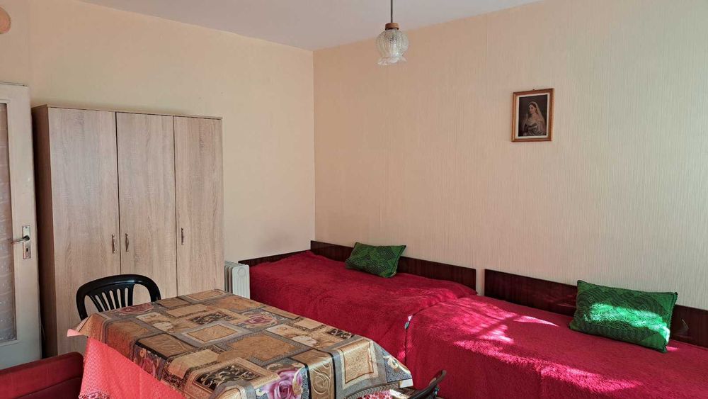 Дава се под наем Едностаен апартамент в Стара Загора, Център - 31 кв.м за 204 € - Снимка #1