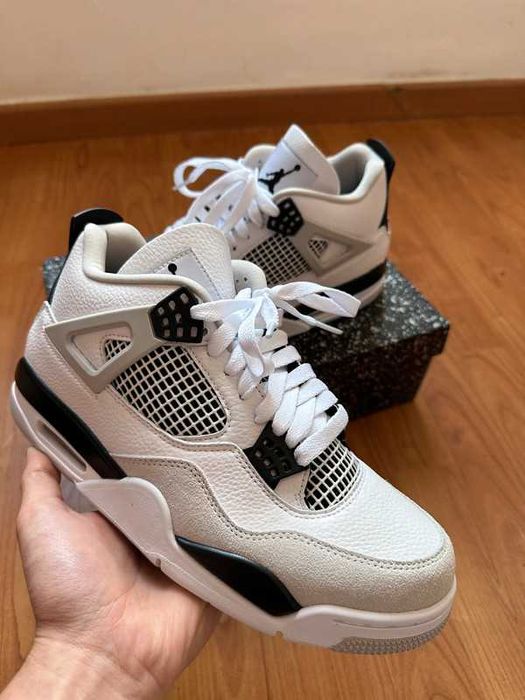 Jordan 4 Retro Military black EU40-44