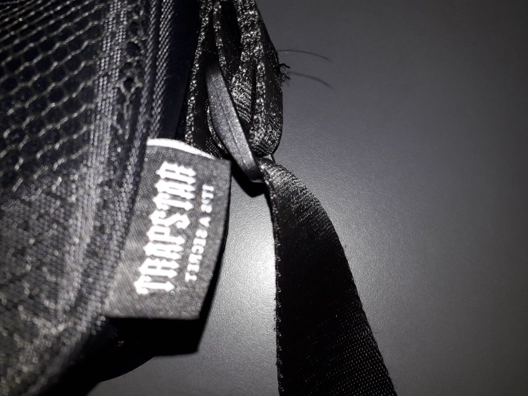 Trapstar чанта crossbody