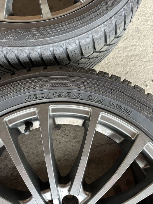 Джанти Skoda с зимни гуми Yokohama 225/45/17 DOT1824 на 1 зима