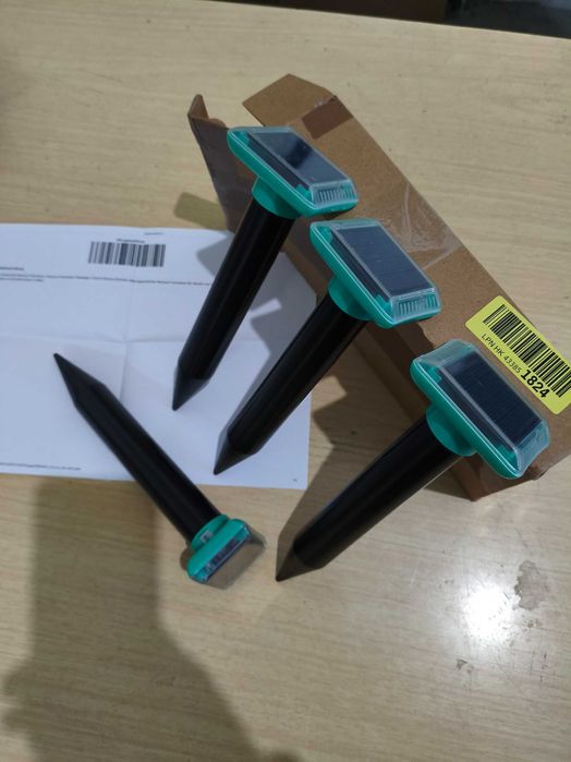 Repelent solar cu ultrasunete pentru cârtițe