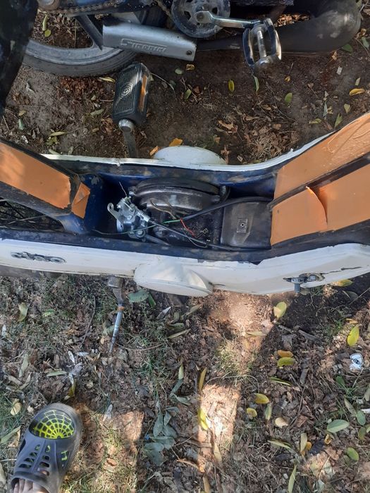 Vând 2 buc moped piaggio si