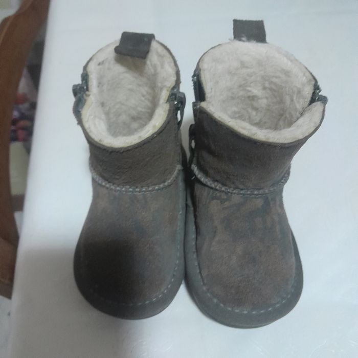 Продам детские уги 20 размер