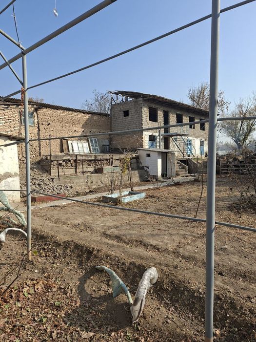 Продаётся участок в чирчике