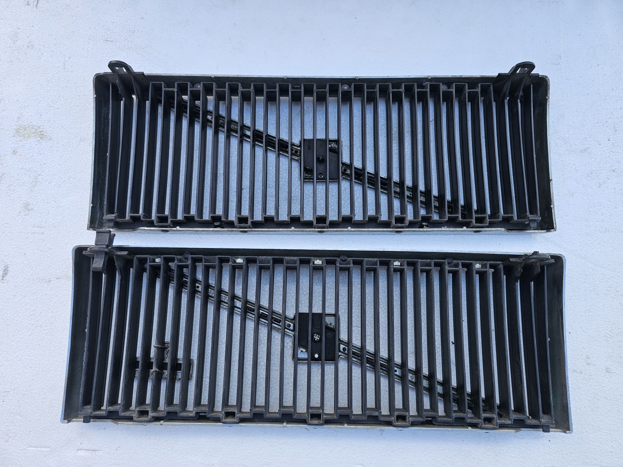 Grila radiator Volvo 740 760 originala