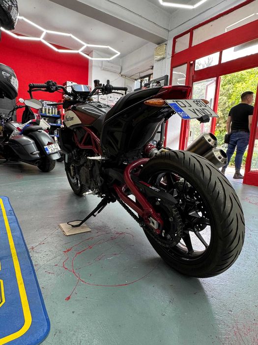 Indian FTR1200s Race Replica