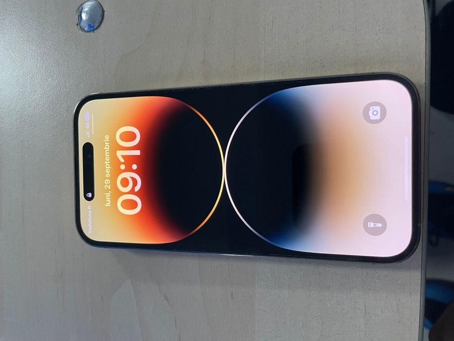 Vand Iphohe 14 pro gold