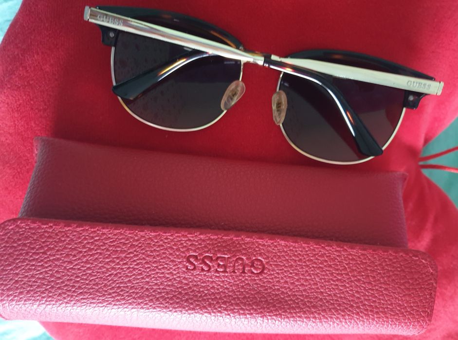 Ochelari de soare Guess