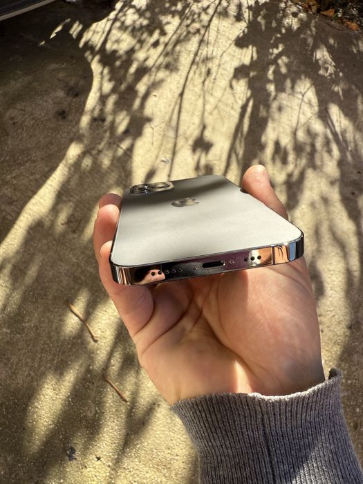 Iphone 12 PRO       !