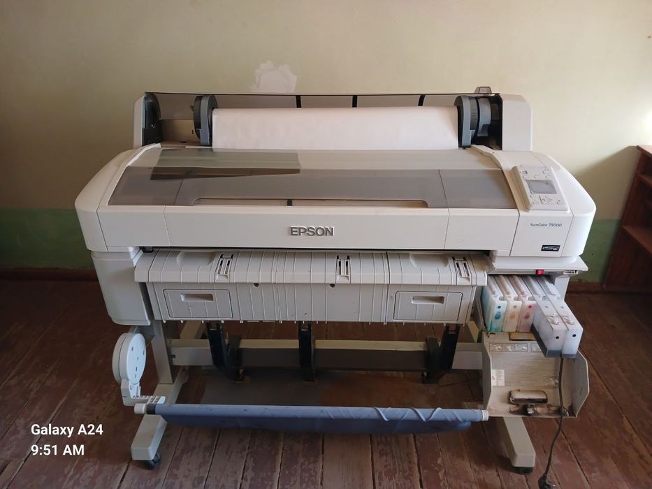 Plotter printer sotiladi