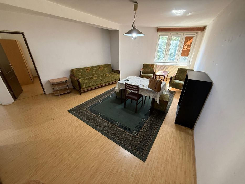 Ofer spre vanzare Apartament 2 Camere zona Centrala Etaj 2
