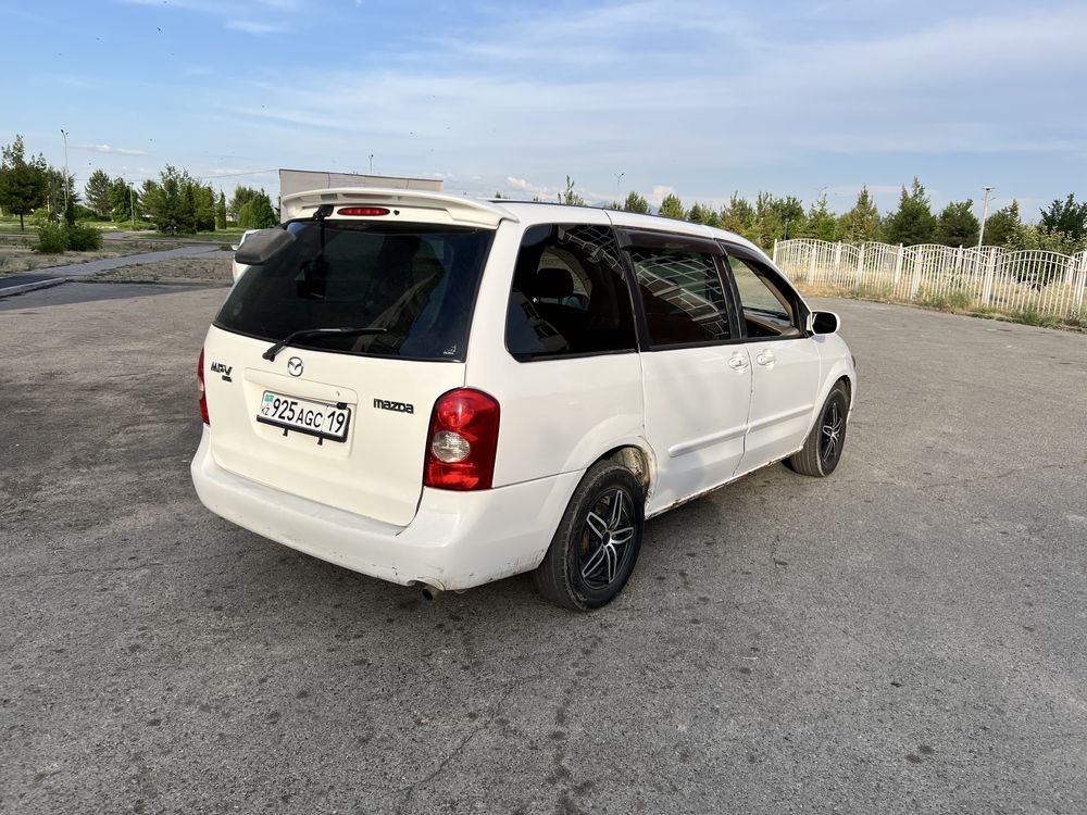 Продам Mazda MPV