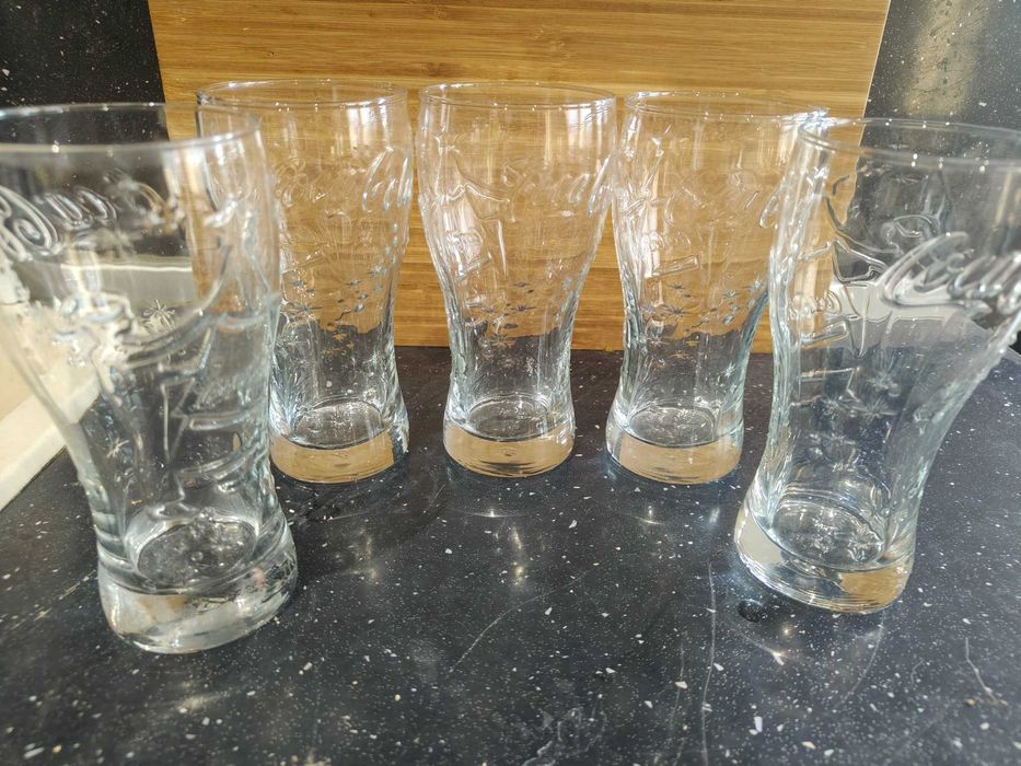 Коледни     чаши