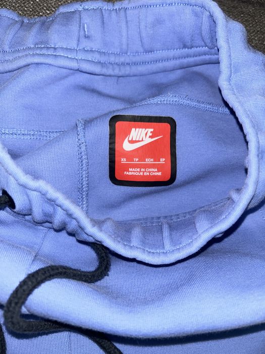 Vand pantaloni nike tech originali!