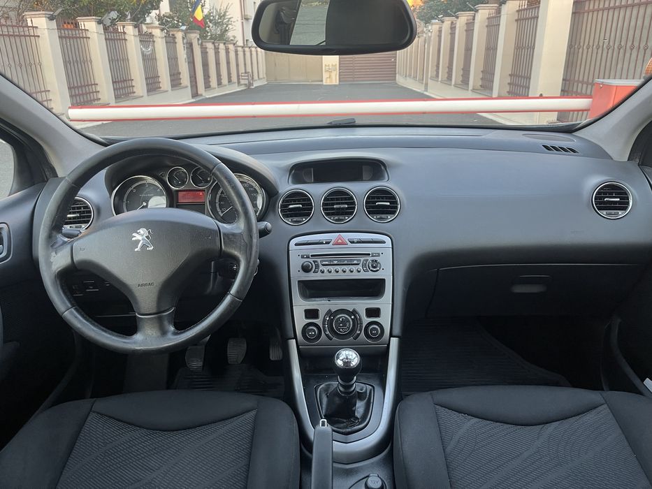 • Peugeot 308 • Facelift •