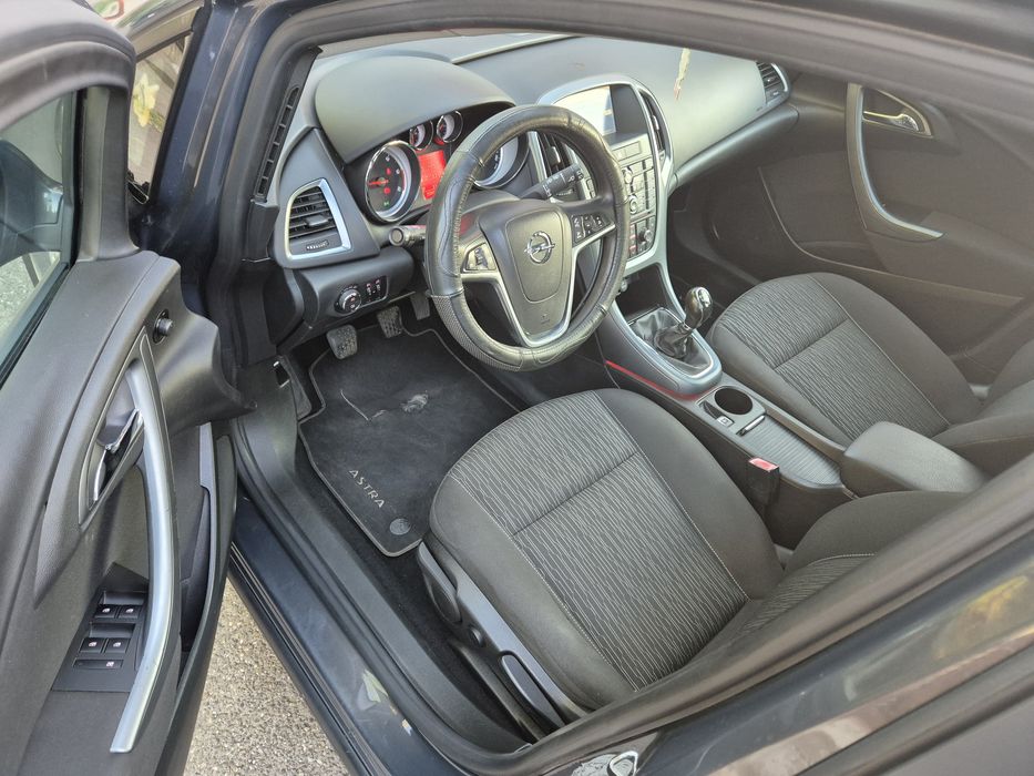Vând Opel Astra J 1,7 Cdti fab 2013 imp Germania
