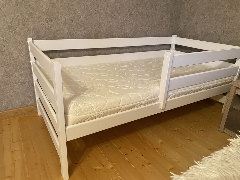 Продам детскую кроватку