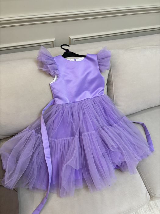 Яркое, праздничное платье для девочки