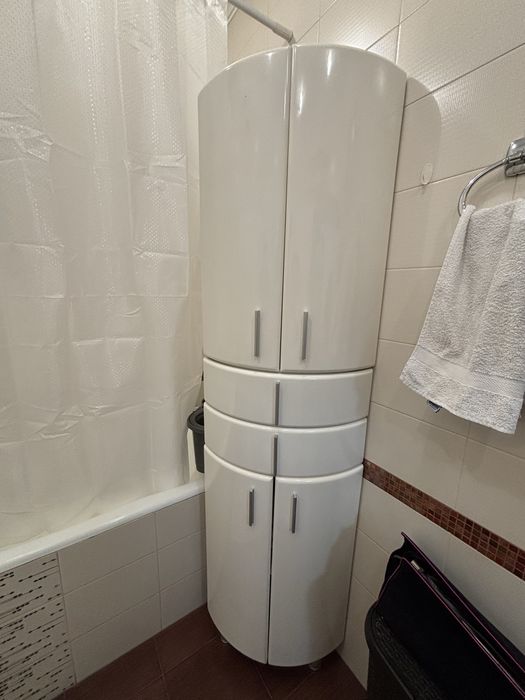 Шкаф для ванной комнаты