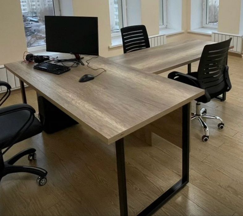 Продам офисный стол
