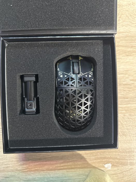 Продаю игровую мышку с 8к герц